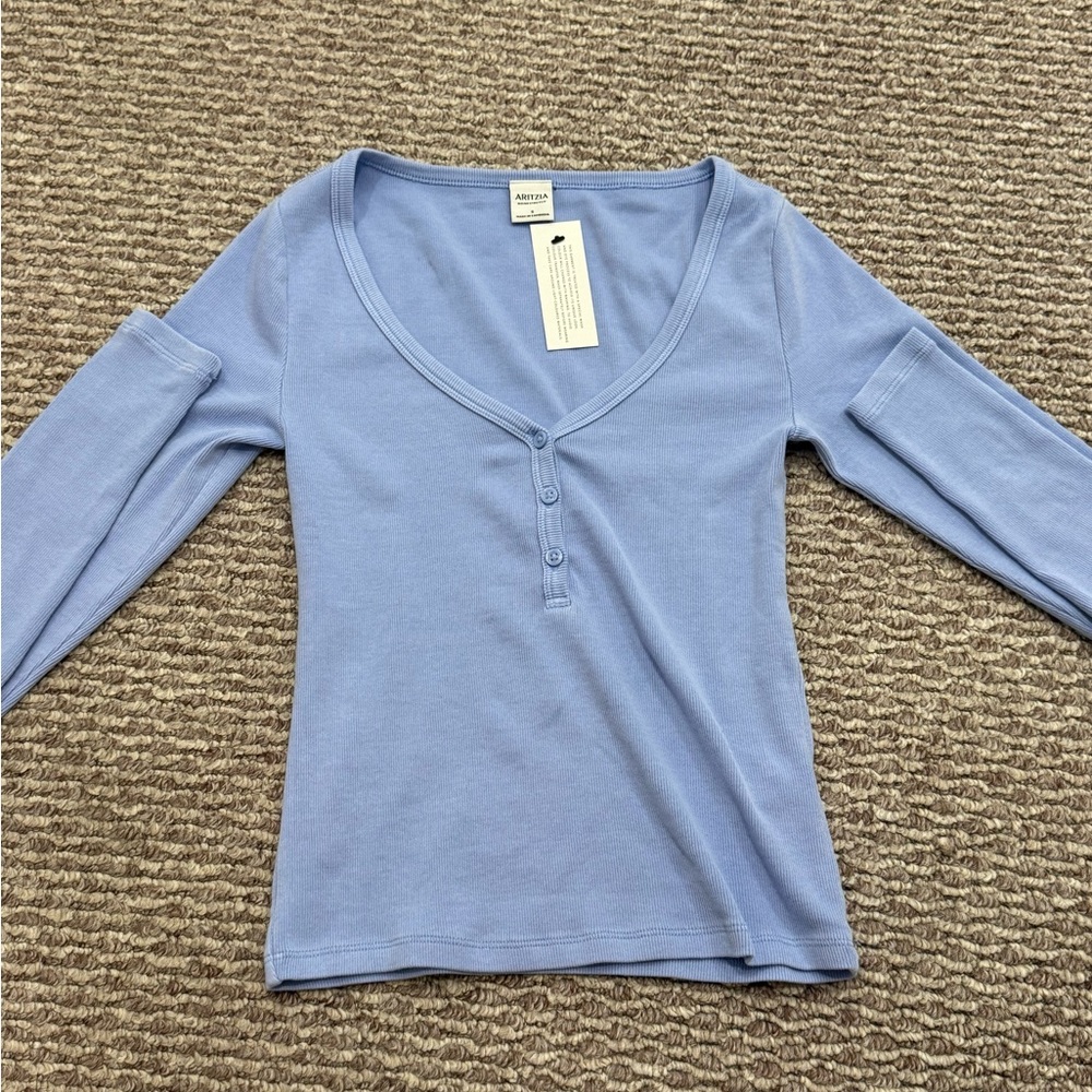 Aritzia Light Blue V-Neck Buttoned Blouse
